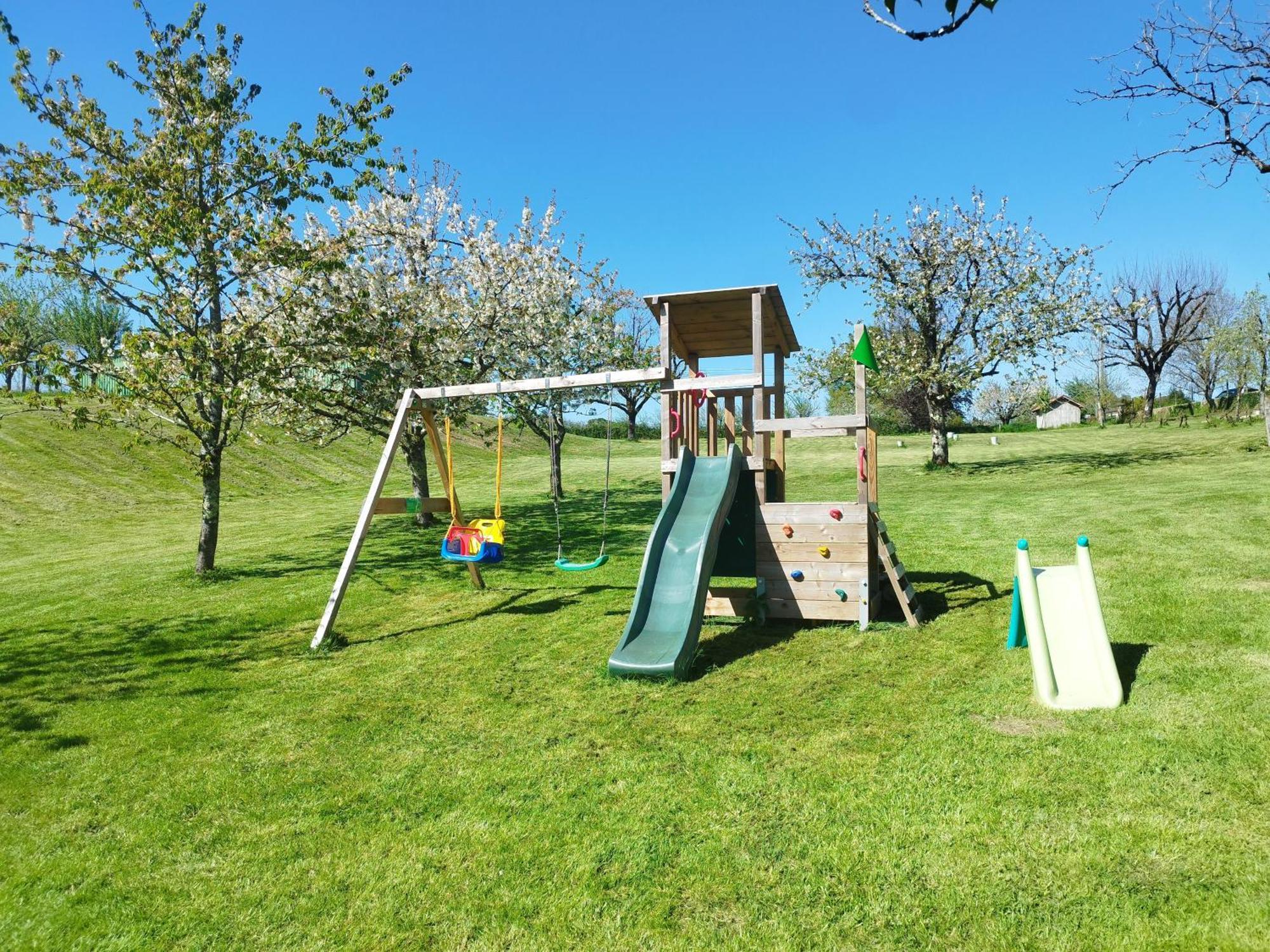 Nouzet Et Lits Holiday home *